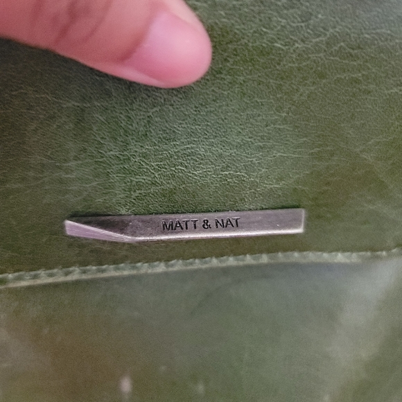 Matt & Nat Shoulder Bag in Olive Green - Picture 2 of 16
